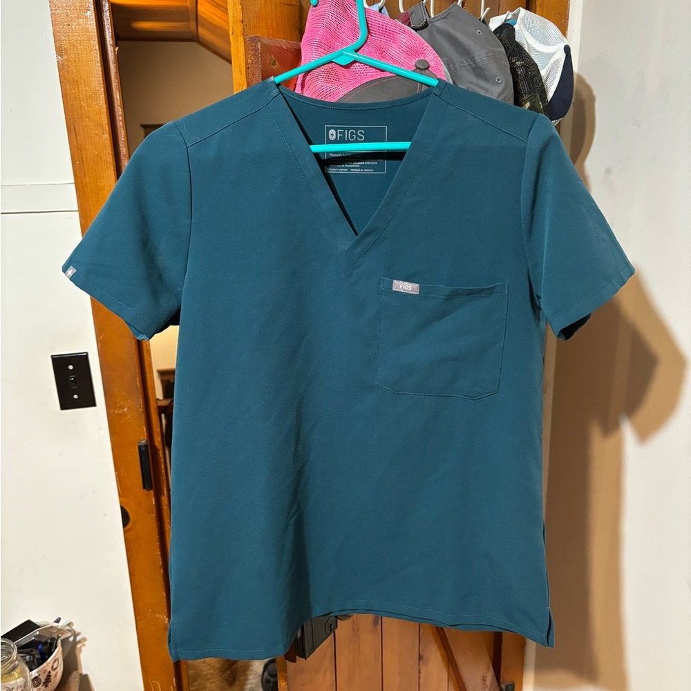 Figs Catarina one pocket scrub top Caribbean blue small